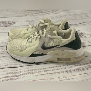 Nike Air Max Excee Women's Size 7.5 Sea Glass & Dark Green Sneakers CD5432-011